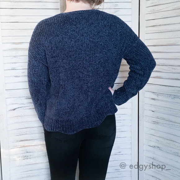 89th & Madison | Scalloped Hem Chenille Sweater - Picture 4 of 5